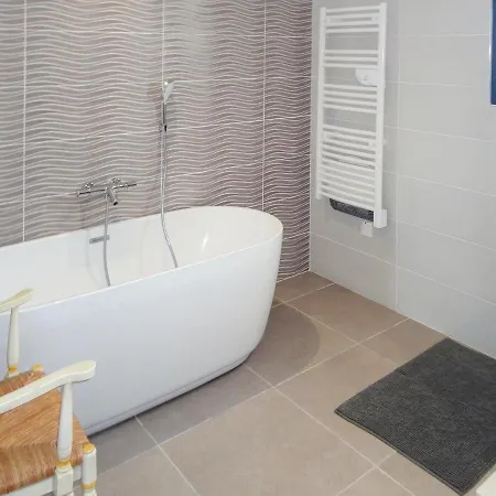 Four-bedroom Holiday In * Sérignan