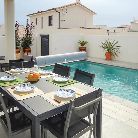 Four-bedroom Holiday In בית נופש