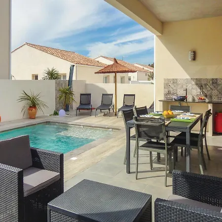 Four-bedroom Holiday In בית נופש Sérignan