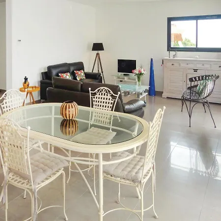 בית נופש Four-bedroom Holiday In