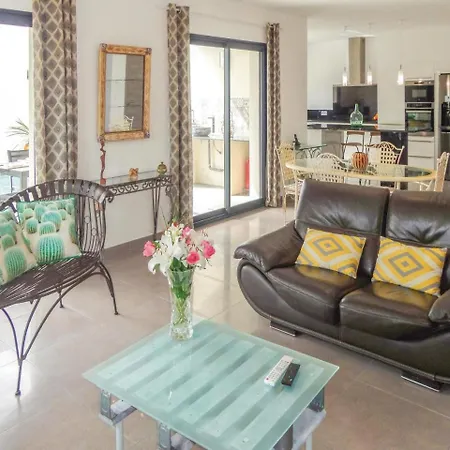 Four-bedroom Holiday In